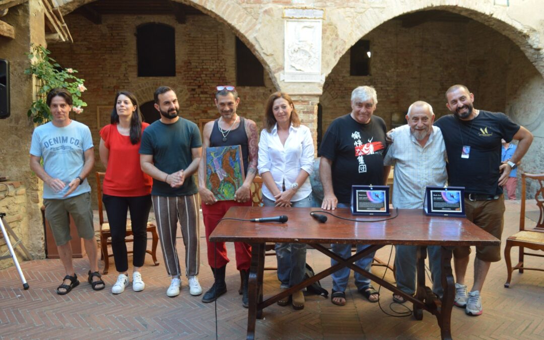 La Compagnia dei Folli e Accademia Creativa si aggiudicano il Chiodo d’Oro, in onore di Beppe Chiodo